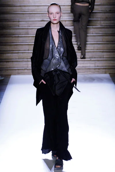Look 19